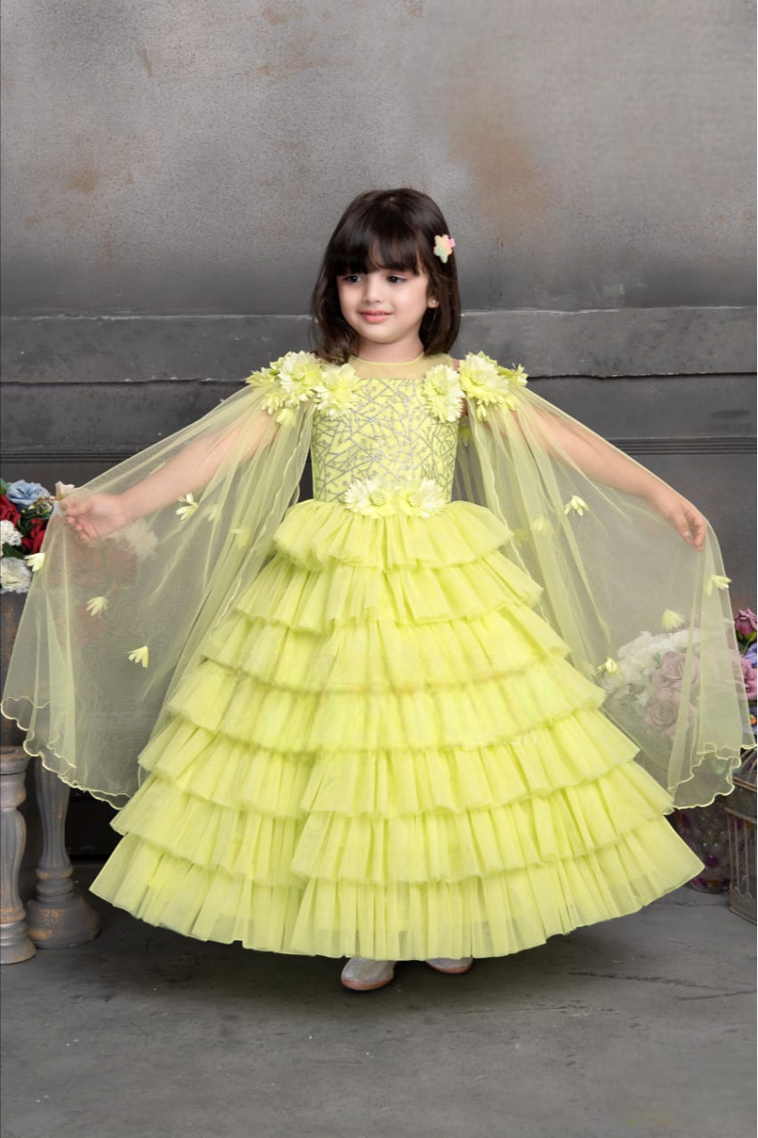 2020 Yellow Lace Crystal Princess Flower Dress Bateau Balll Gown For  Weddings, Communion & Pageants Affordable Little Girl Groom Dress Style  F359 From Chic_cheap, $89.75 | DHgate.Com